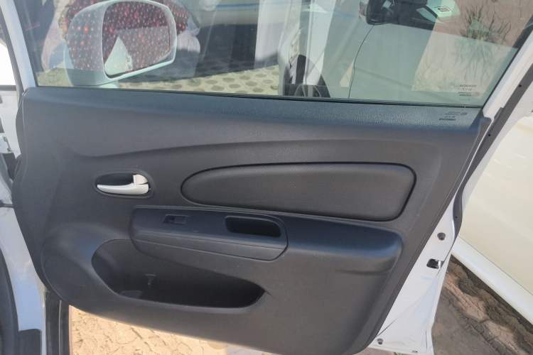 Used Venucia R50 2015 1.6L Manual Fashion Edition Right Front Door Interior