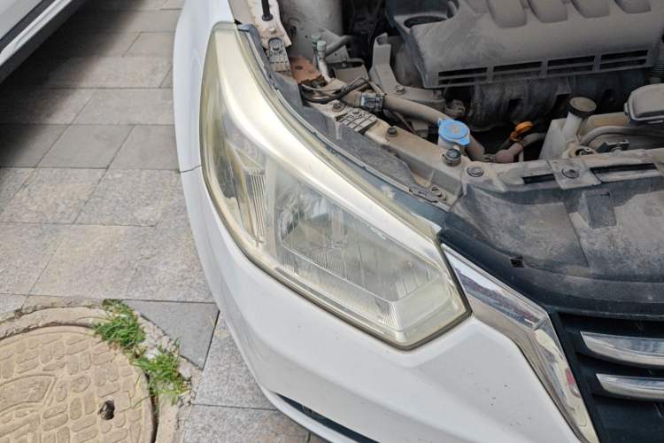 Used Venucia R50 2015 1.6L Manual Fashion Edition Right Front Headlight
