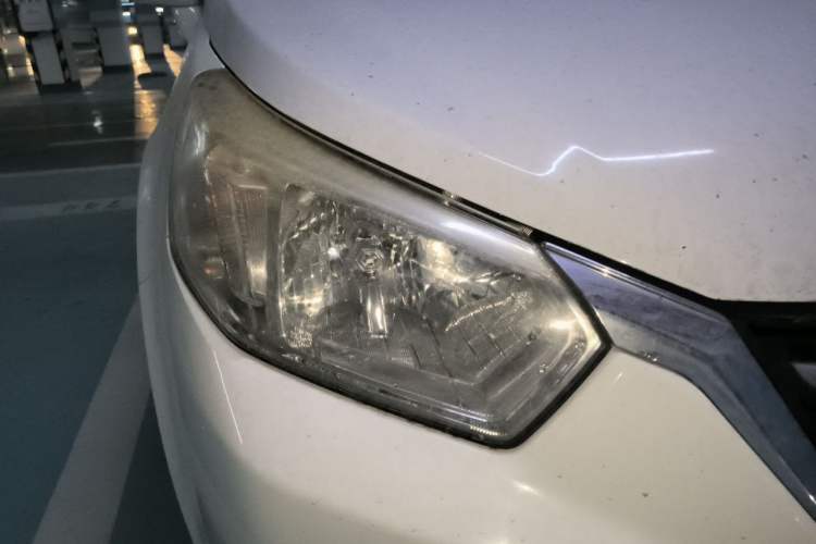 Used Venucia R50 2015 1.6L Manual Fashion Edition Right Front Headlight