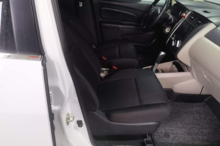 Used Venucia R50 2015 1.6L Automatic Fashion Edition Right Front Seat