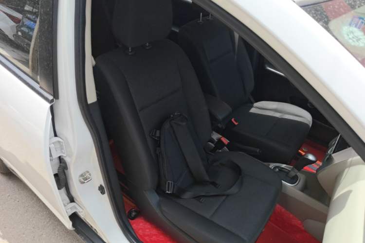 Used Venucia R50 2015 1.6L Automatic Fashion Edition Right Front Seat