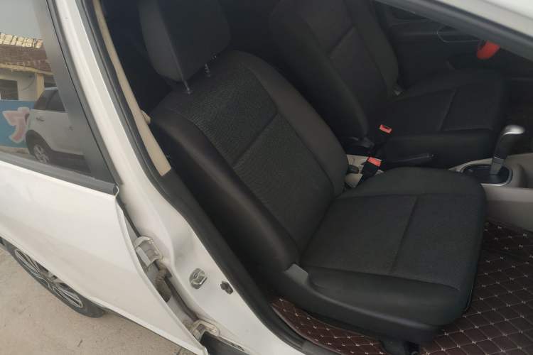 Used Venucia R50 2015 1.6L Automatic Fashion Edition Right Front Seat