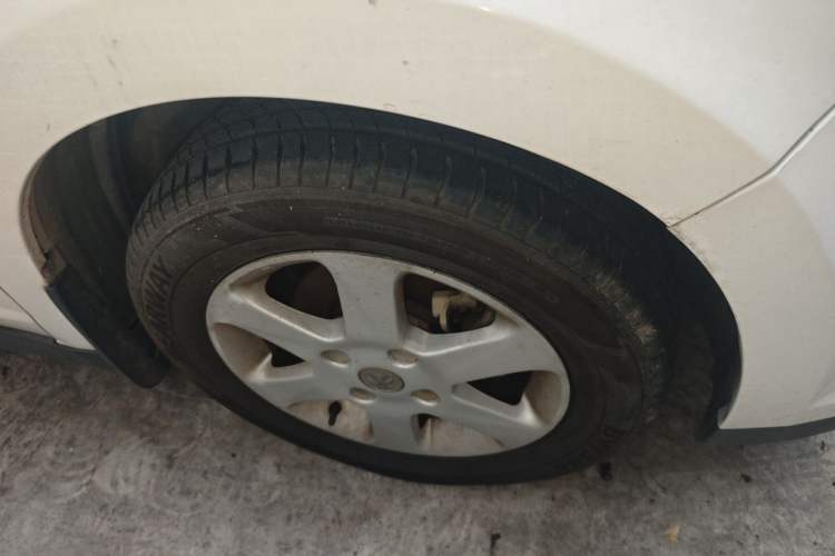 Used Venucia R50 2015 1.6L Automatic Fashion Edition Right Front Wheel Hub