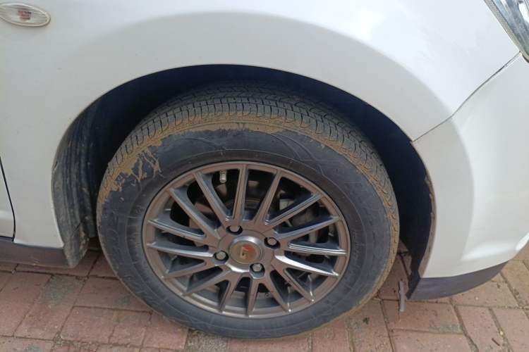 Used Venucia R50 2015 1.6L Automatic Fashion Edition Right Front Wheel Hub