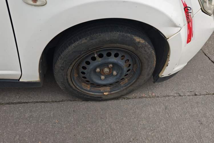 Used Venucia R50 2015 1.6L Manual Fashion Edition Right Front Wheel Hub