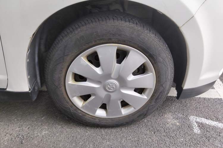 Used Venucia R50 2015 1.6L Manual Fashion Edition Right Front Wheel Hub