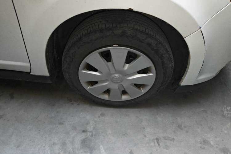Used Venucia R50 2015 1.6L Manual Fashion Edition Right Front Wheel Hub