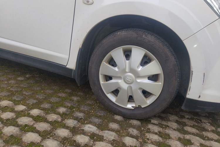 Used Venucia R50 2015 1.6L Manual Fashion Edition Right Front Wheel Hub