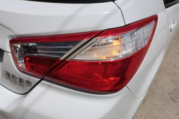 Used Venucia R50 2015 1.6L Manual Fashion Edition Right Rear Taillight