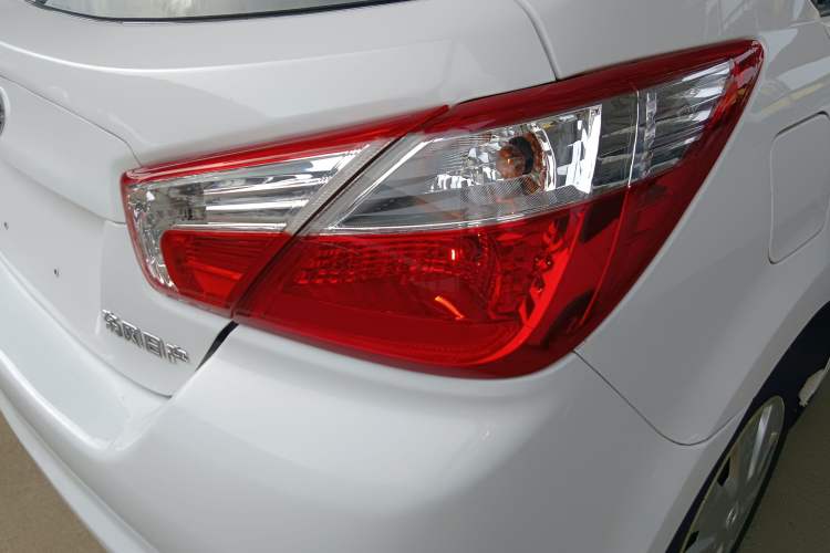 Used Venucia R50 2015 1.6L Manual Fashion Edition Right Rear Taillight