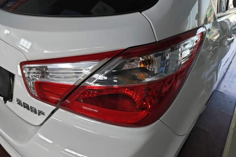 Used Venucia R50 2015 1.6L Automatic Fashion Edition Right Rear Taillight