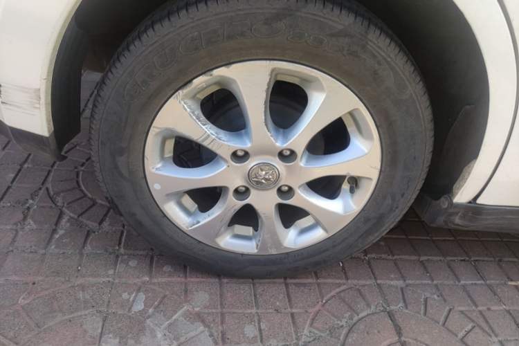 Used Venucia R50 2015 1.6L Manual Luxury Edition Right Rear Wheel Hub
