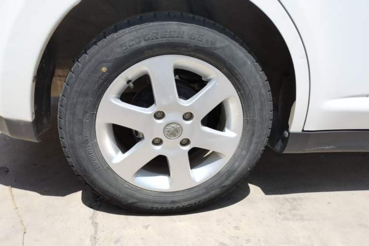 Used Venucia R50 2015 1.6L Manual Fashion Edition Right Rear Wheel Hub