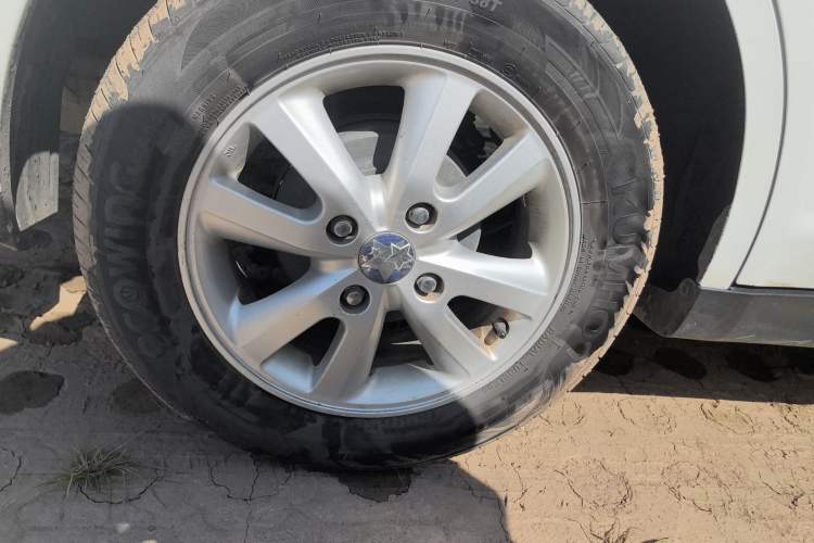 Used Venucia R50 2015 1.6L Manual Fashion Edition Right Rear Wheel Hub