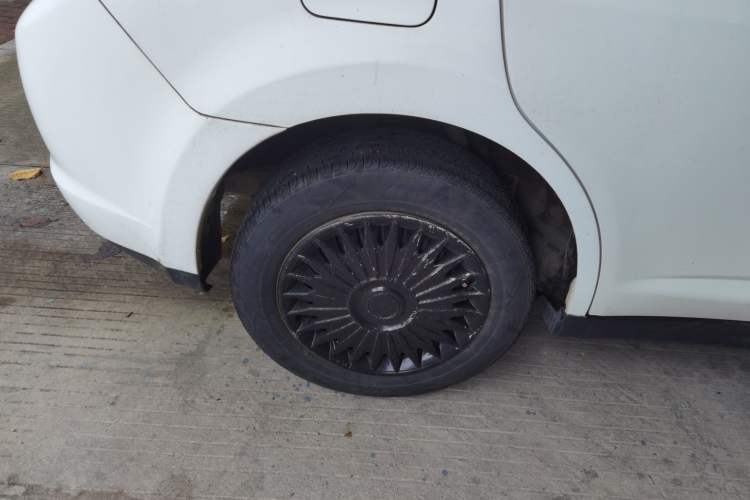 Used Venucia R50 2015 1.6L Automatic Fashion Edition Right Rear Wheel Hub