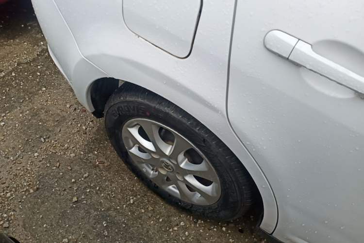 Used Venucia R50 2015 1.6L Automatic Luxury Edition Right Rear Wheel Hub