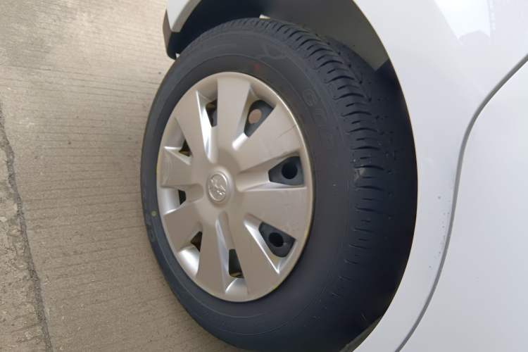 Used Venucia R50 2015 1.6L Manual Fashion Edition Right Rear Wheel Hub