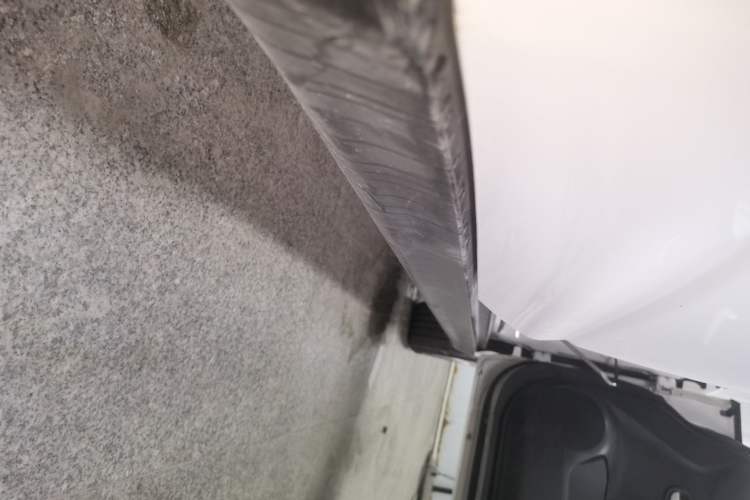 Used Venucia R50 2015 1.6L Automatic Fashion Edition Right Side Sill