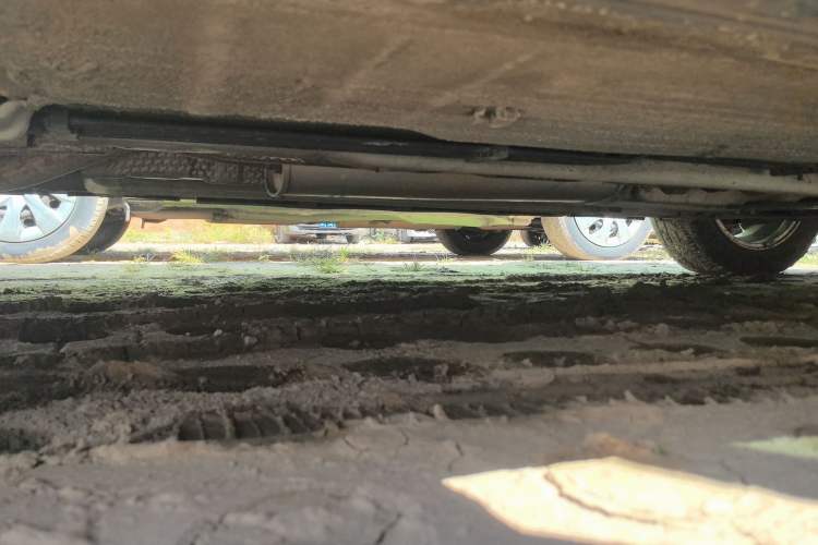 Used Venucia R50 2015 1.6L Manual Fashion Edition Right Side Sill