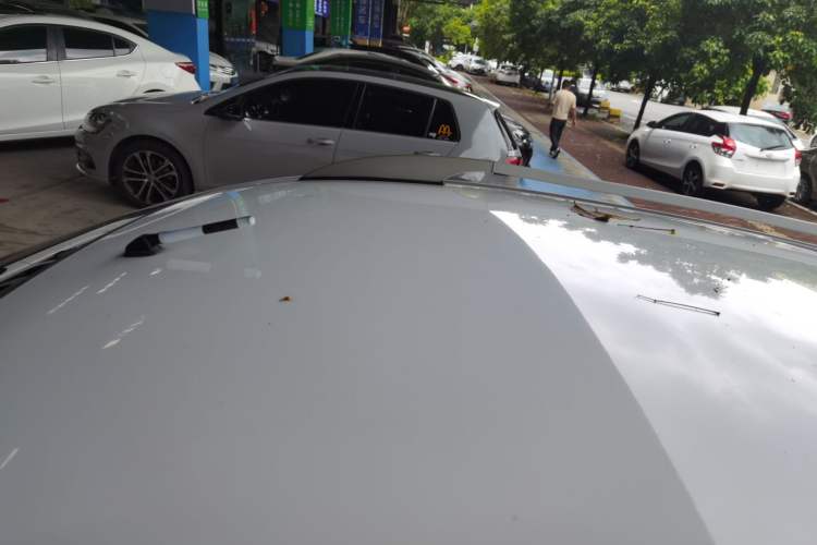 Used Venucia R50 2015 1.6L Automatic Fashion Edition Roof