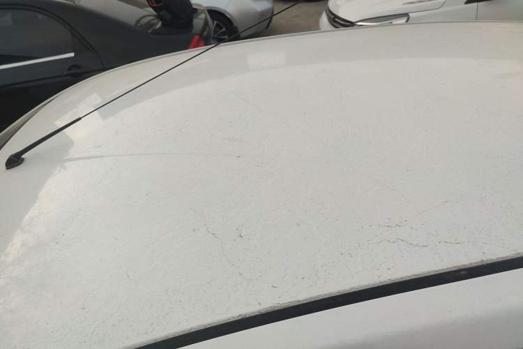 Used Venucia R50 2015 1.6L Automatic Fashion Edition Roof