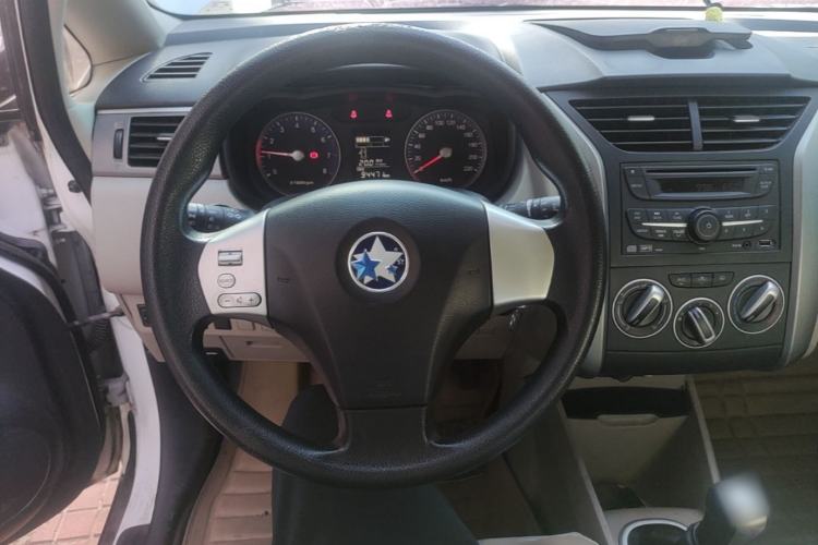 Used Venucia R50 2015 1.6L Manual Luxury Edition Steering Wheel