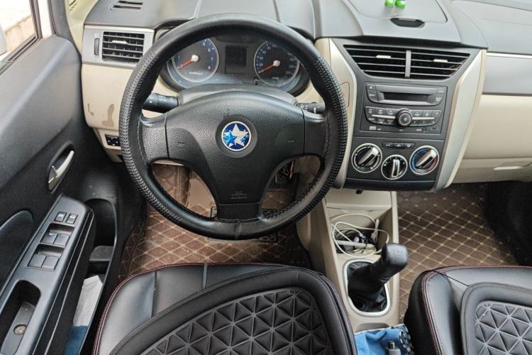 Used Venucia R50 2015 1.6L Manual Fashion Edition Steering Wheel