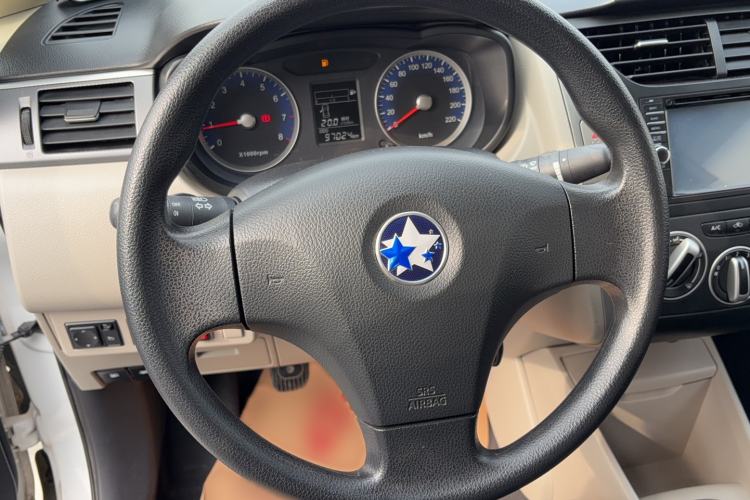 Used Venucia R50 2015 1.6L Manual Fashion Edition Steering Wheel