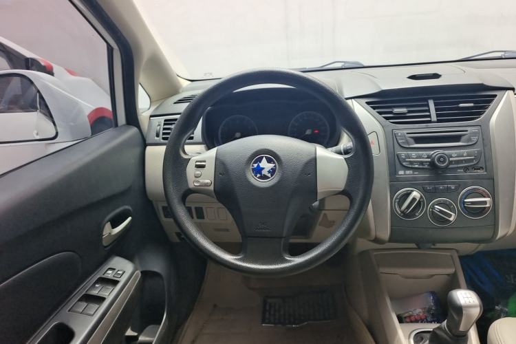 Used Venucia R50 2015 1.6L Manual Luxury Edition Steering Wheel