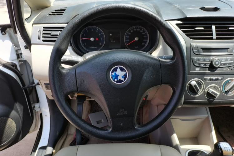 Used Venucia R50 2015 1.6L Manual Fashion Edition Steering Wheel