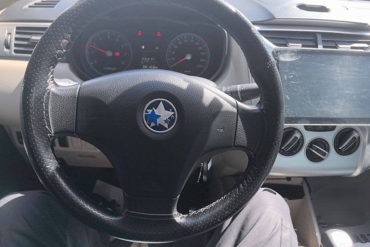 Used Venucia R50 2015 1.6L Manual Fashion Edition Steering Wheel