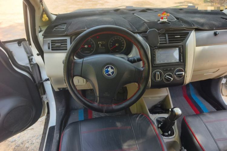 Used Venucia R50 2015 1.6L Manual Fashion Edition Steering Wheel