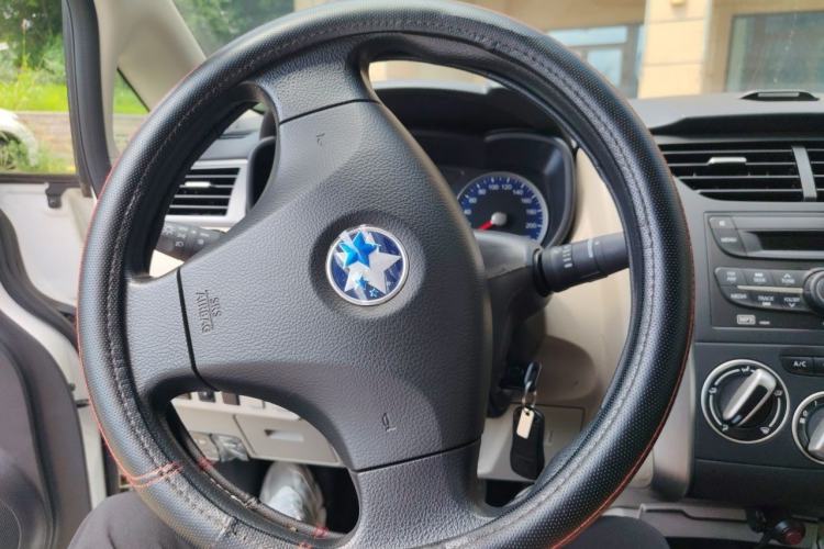 Used Venucia R50 2015 1.6L Manual Fashion Edition Steering Wheel