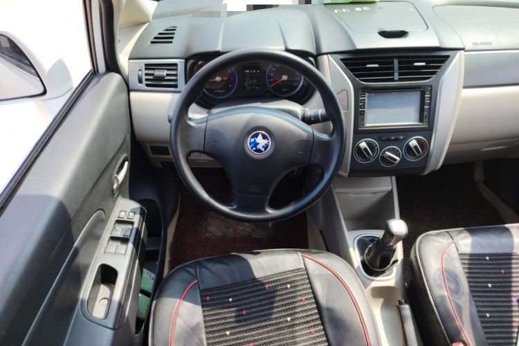 Used Venucia R50 2015 1.6L Manual Fashion Edition Steering Wheel