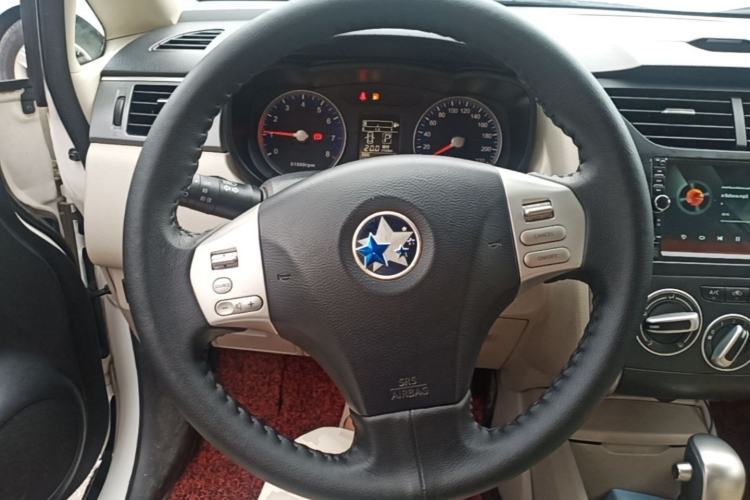 Used Venucia R50 2015 1.6L Automatic Luxury Edition Steering Wheel