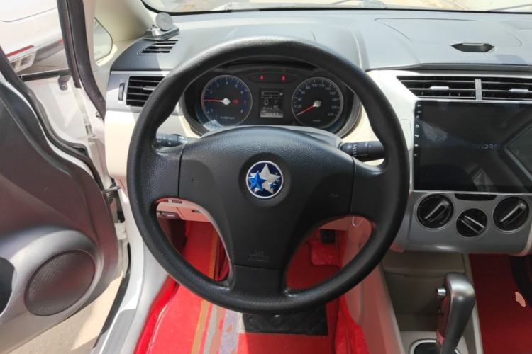 Used Venucia R50 2015 1.6L Automatic Fashion Edition Steering Wheel