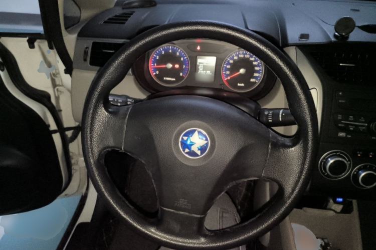 Used Venucia R50 2015 1.6L Manual Fashion Edition Steering Wheel