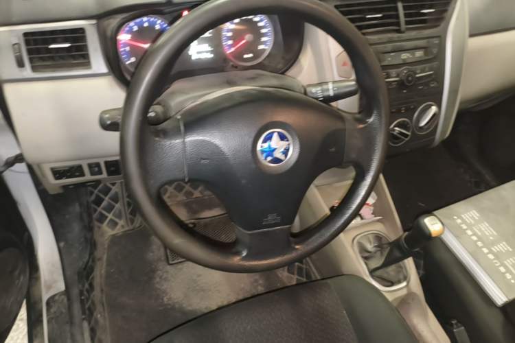 Used Venucia R50 2015 1.6L Manual Fashion Edition Steering Wheel