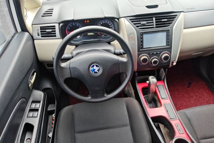 Used Venucia R50 2015 1.6L Automatic Fashion Edition Steering Wheel
