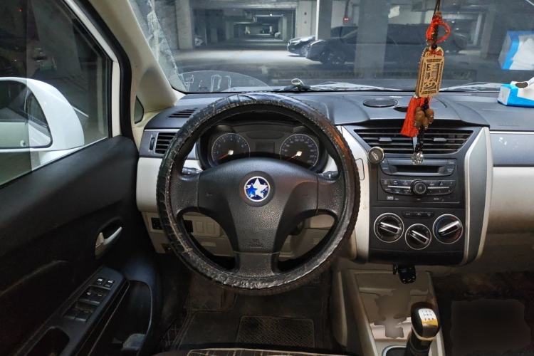 Used Venucia R50 2015 1.6L Manual Fashion Edition Steering Wheel