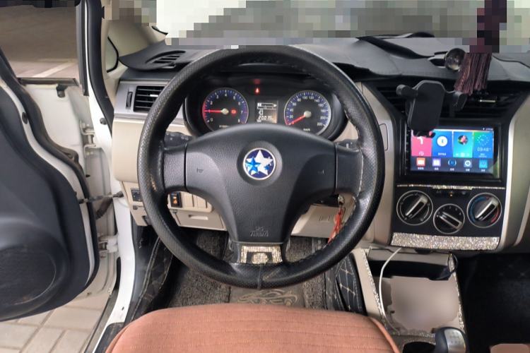 Used Venucia R50 2015 1.6L Manual Fashion Edition Steering Wheel