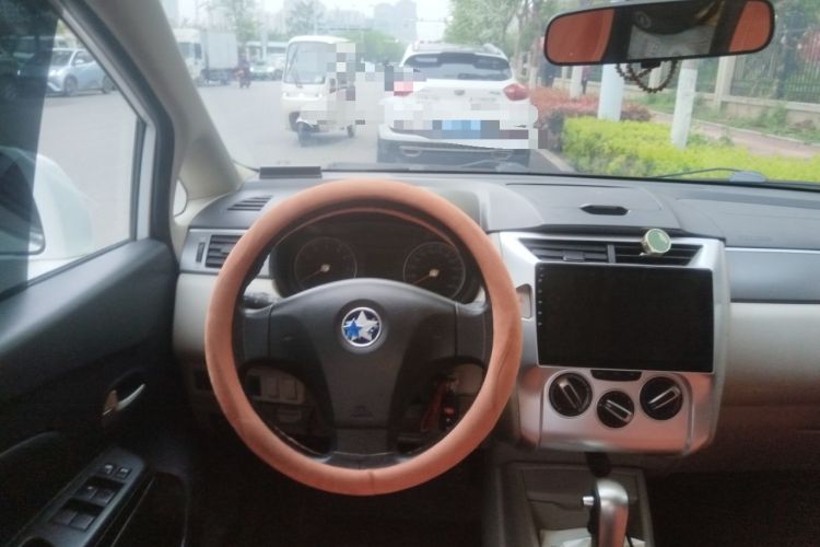 Used Venucia R50 2015 1.6L Automatic Fashion Edition Steering Wheel