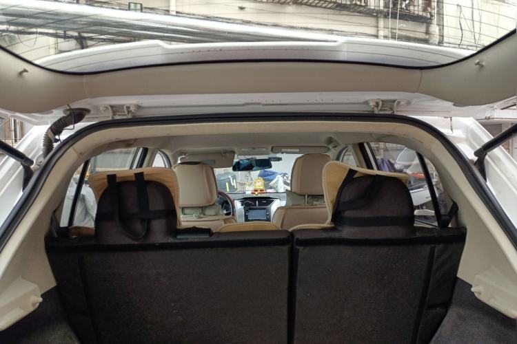 Used Venucia R50 2015 1.6L Automatic Fashion Edition Trunk