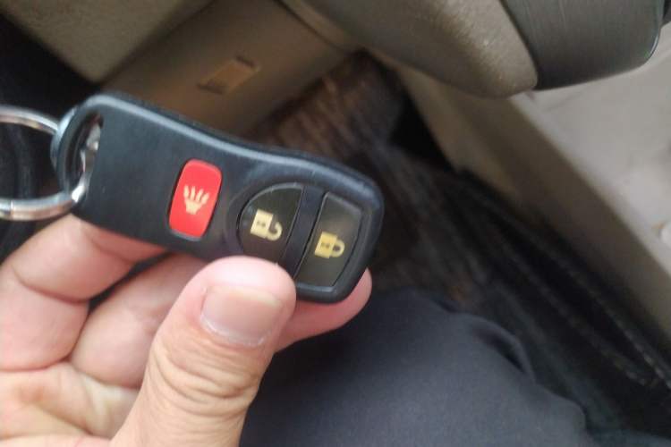 Used Venucia R50 2015 1.6L Automatic Fashion Edition Vehicle Key