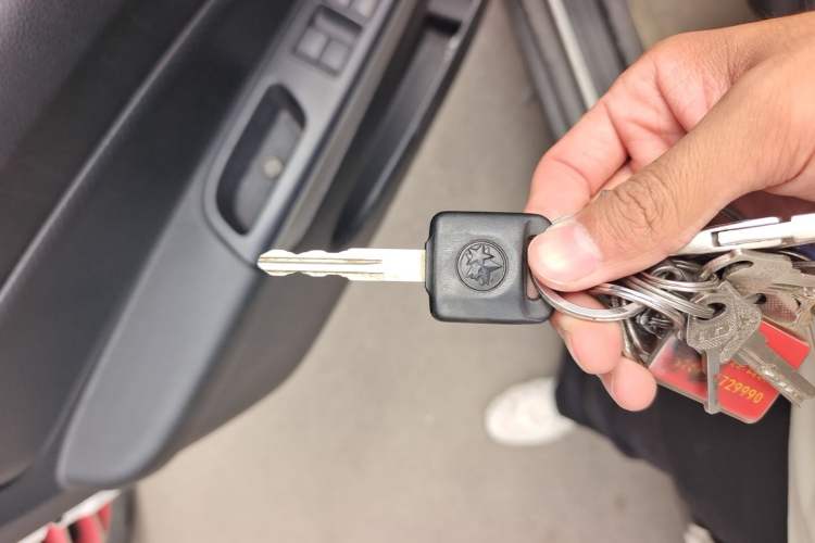 Used Venucia R50 2015 1.6L Manual Luxury Edition Vehicle Key