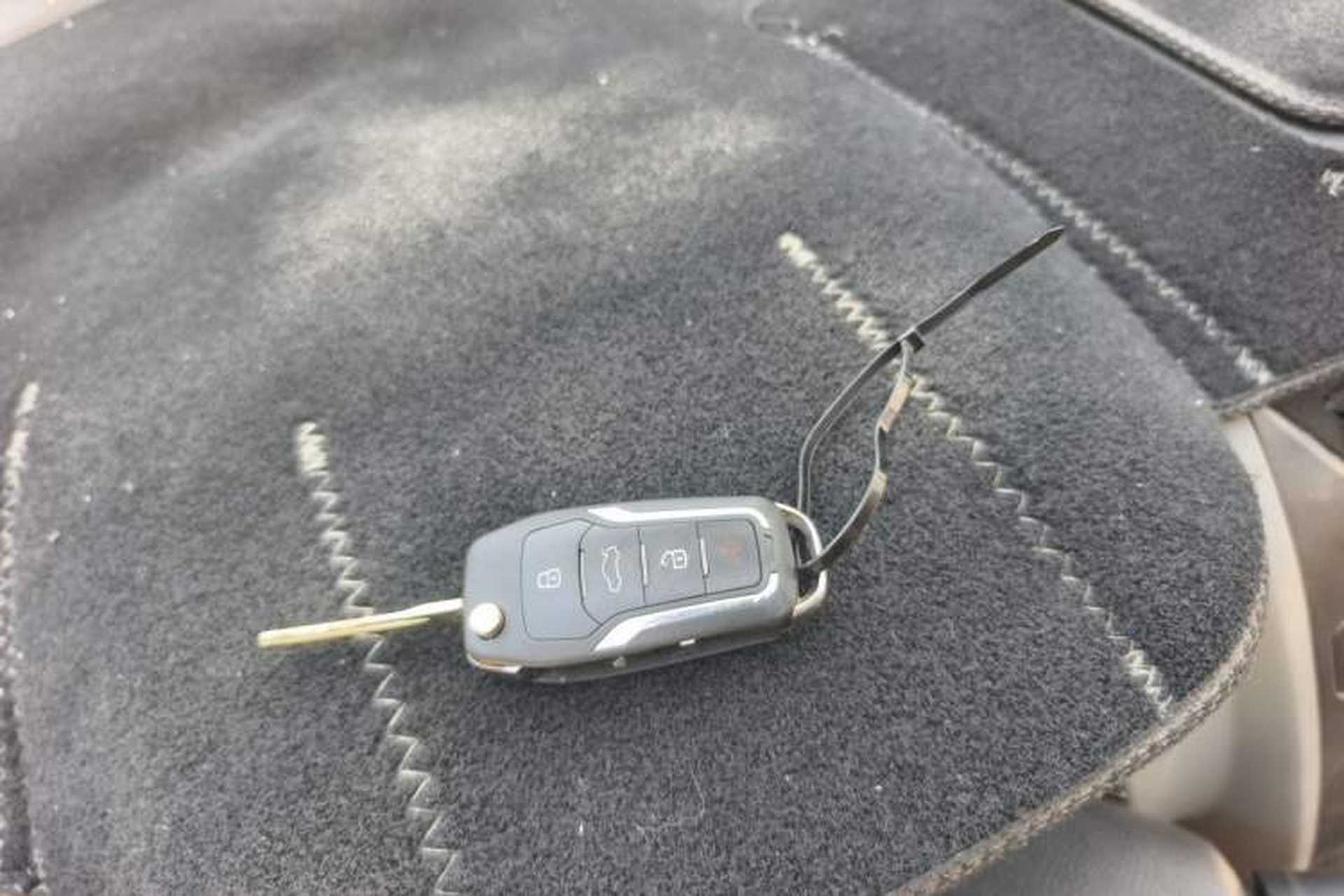 Used Venucia R50 2015 1.6L Manual Fashion Edition Vehicle Key
