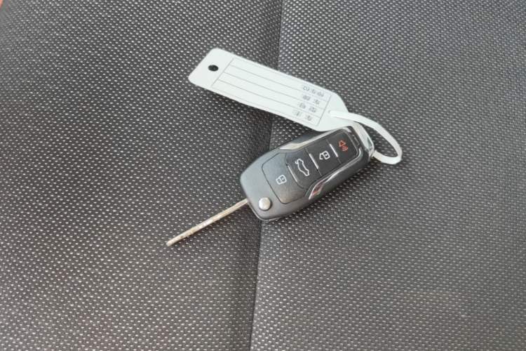 Used Venucia R50 2015 1.6L Automatic Fashion Edition Vehicle Key