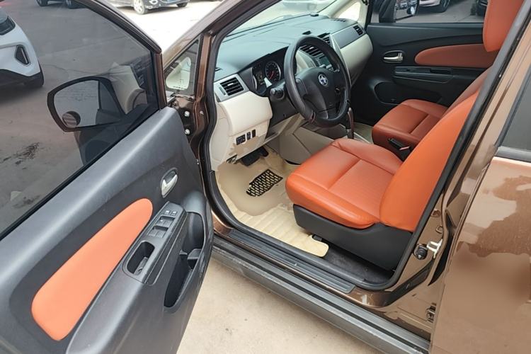 Used Venucia R50 2016 1.6L Automatic Elite Edition Driver Seat