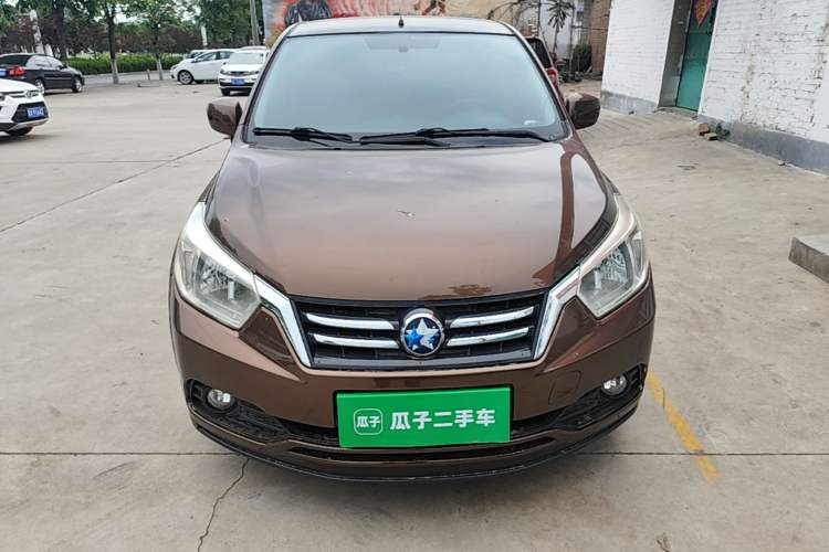 Used Venucia R50 2016 1.6L Automatic Elite Edition Front