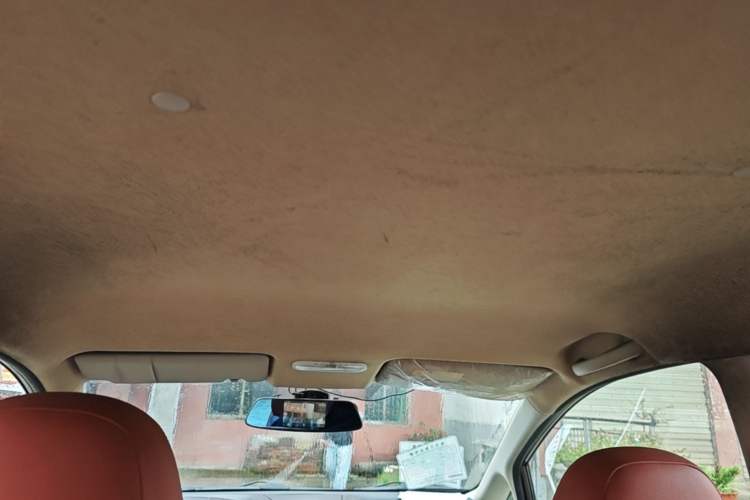 Used Venucia R50 2016 1.6L Automatic Elite Edition Headliner